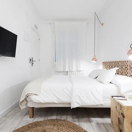 Bruc & Bruc Hostel